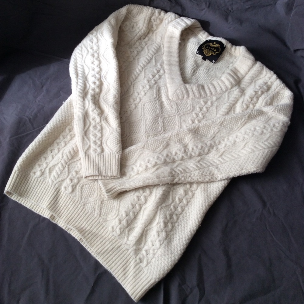 Alex B men’s lambs wool Aran knit sweater